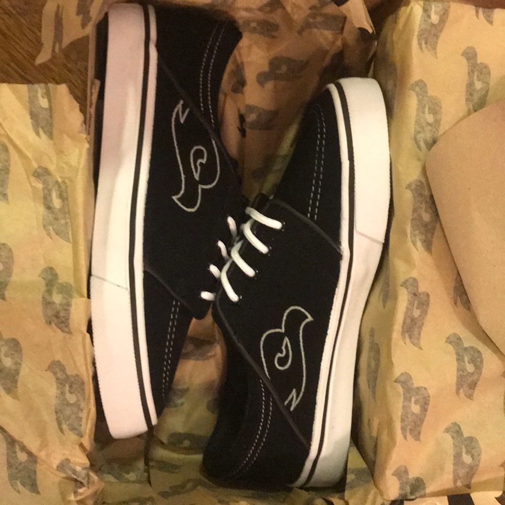New in box vintage 232 Black suede leather Parker tony hawk skater shoes boys 3